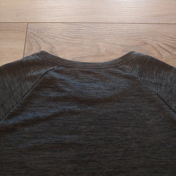 Gray & black athleisure top // Youth size L - Picture 6 of 6